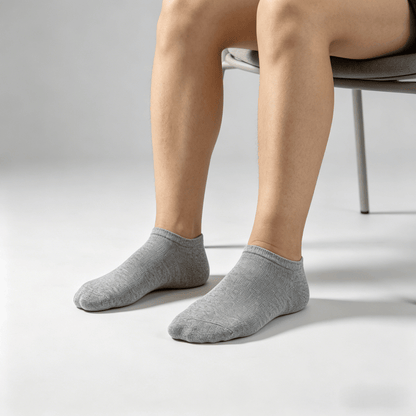 Smooth flat-seam gray diabetic no-show socks to reduce friction on toes and feet