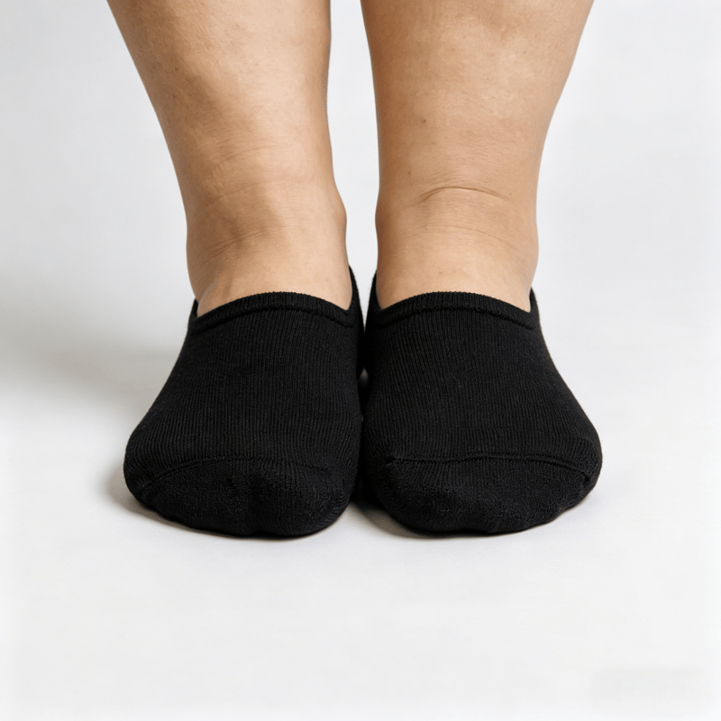 Breathable moisture-wicking black diabetic no-show socks for keeping feet dry

