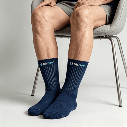 Non-binding navy blue diabetic socks for comfortable all-day wear