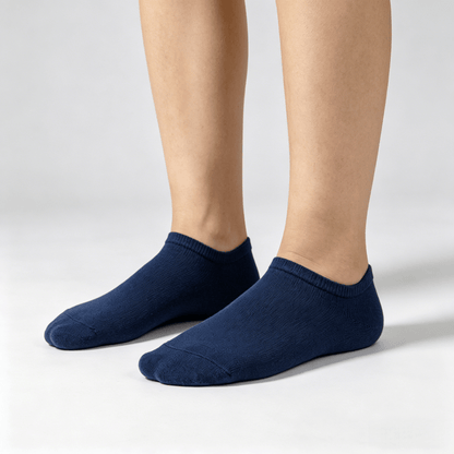 Navy blue diabetic no-show socks without tightness and with heel grip to prevent slipping